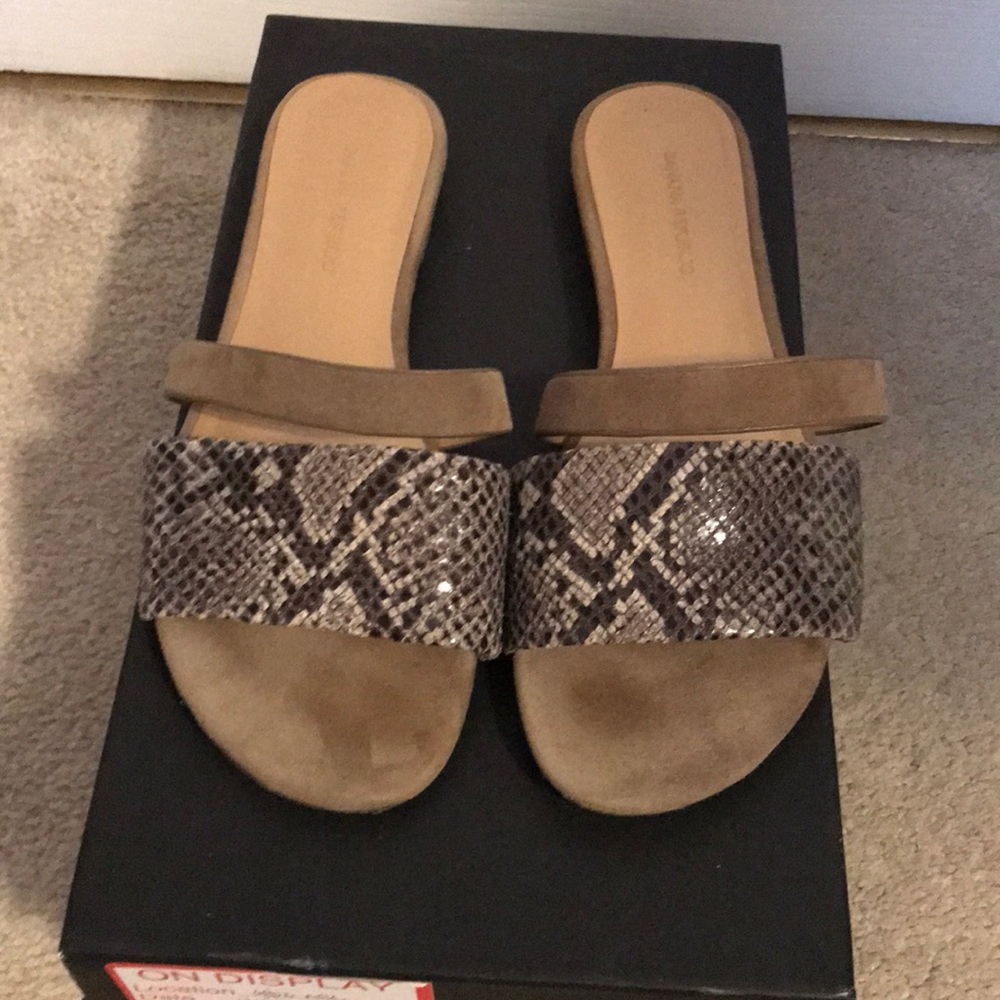 Banana republic flat snake skin suede slip on